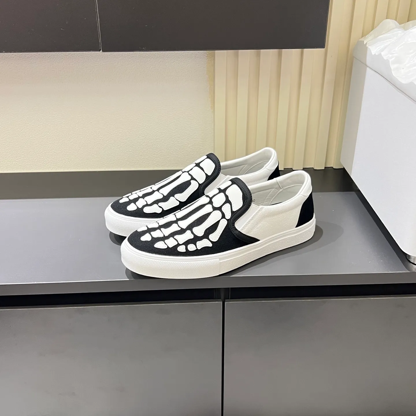 Men's shoes 💰p420, amiri The top purchasing agent for bone shoes 🔍🔍 is on sale at the men's counter at the same time. Cowhide is paired with 5D dynamic design style.